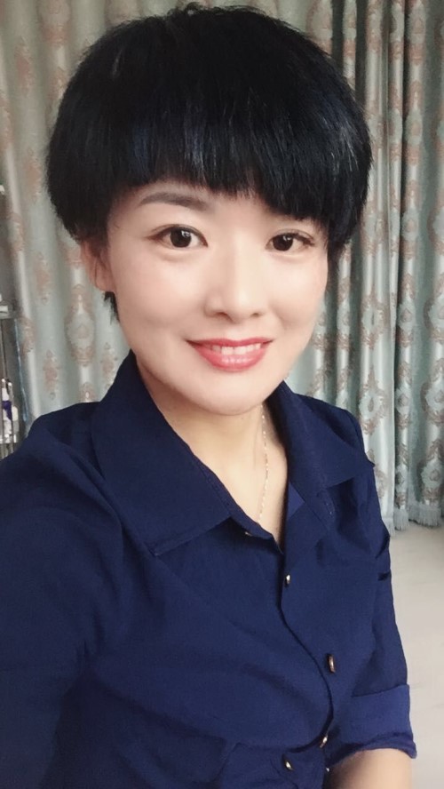 纖指圓夢想！保定東方技工學校創(chuàng)業(yè)者——李丹！  