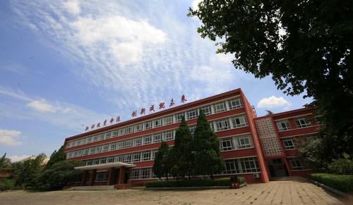 中國(guó)洛陽(yáng)一拖技師學(xué)院怎么樣？